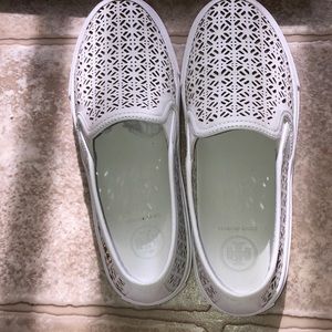 Tory Burch-slip on sneakers. White. Size:5.5